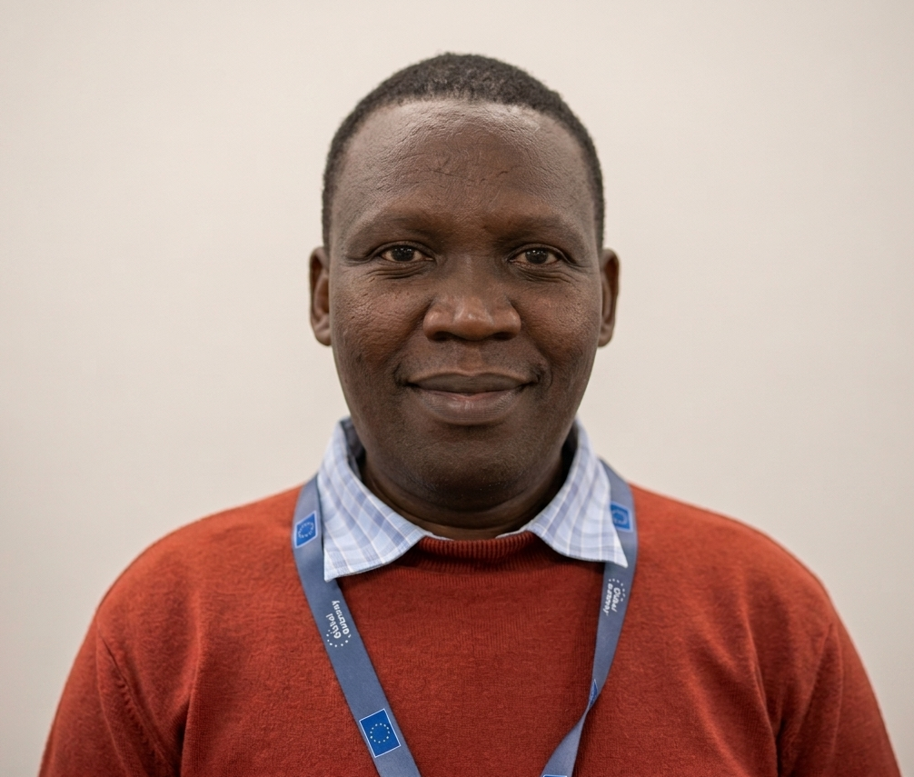 Dr. Simon Bett
